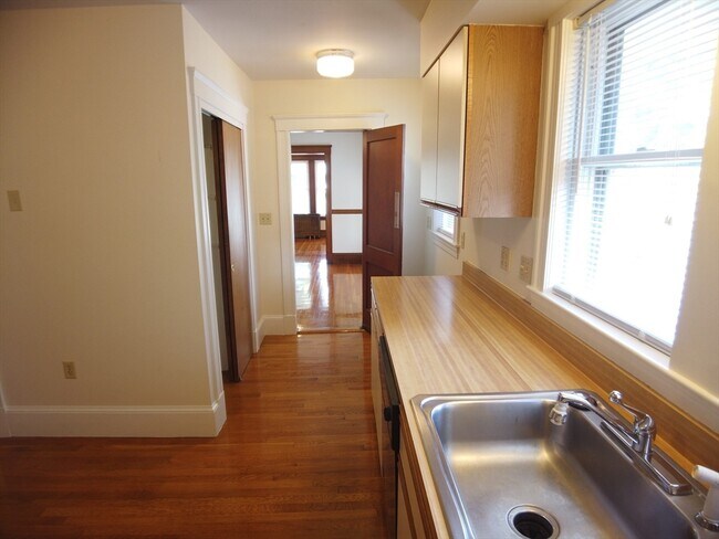Building Photo - 64 Palfrey Rd