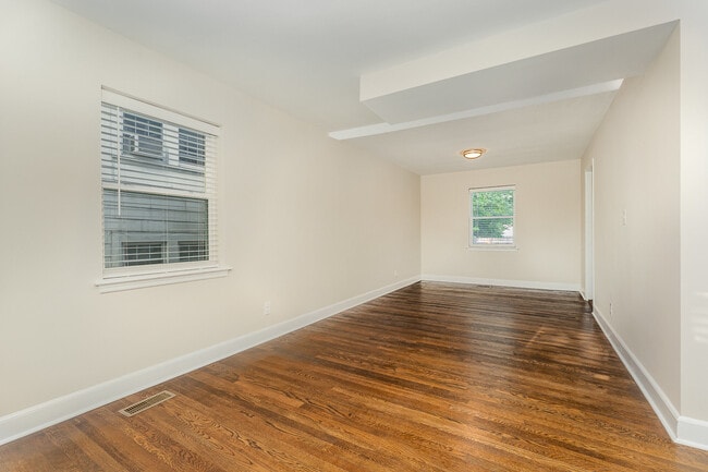 Building Photo - 110 Adams St