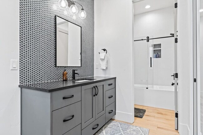 Building Photo - 12401 Rivendell Ct