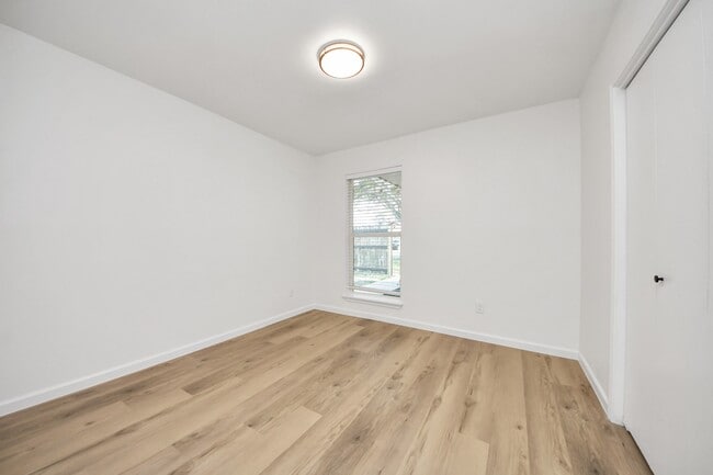 Building Photo - 3305 Avenue R