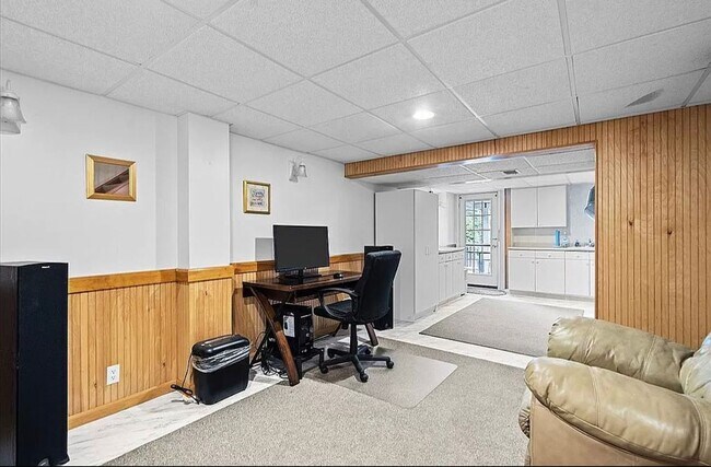 Building Photo - Charming Home! 4 Bedroom 2.5 Bathroom - Hopewell