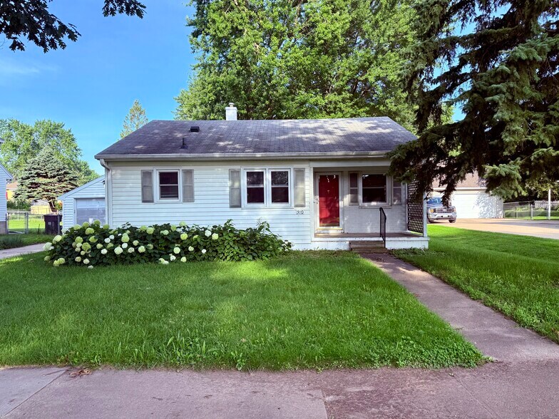 Primary Photo - 310 N Division St