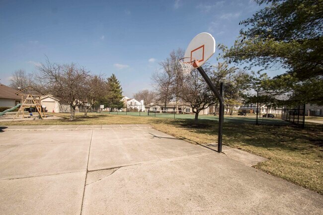 Building Photo - 6228 Sawmill Woods Dr