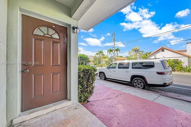 Building Photo - 7625 Harding Ave