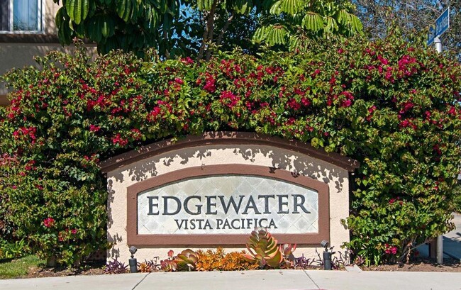 Building Photo - 6313 Avenida De Las Vistas