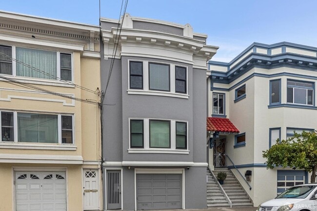 Building Photo - 487 18th Ave