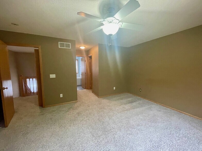 Building Photo - 13924 Glendale Trl