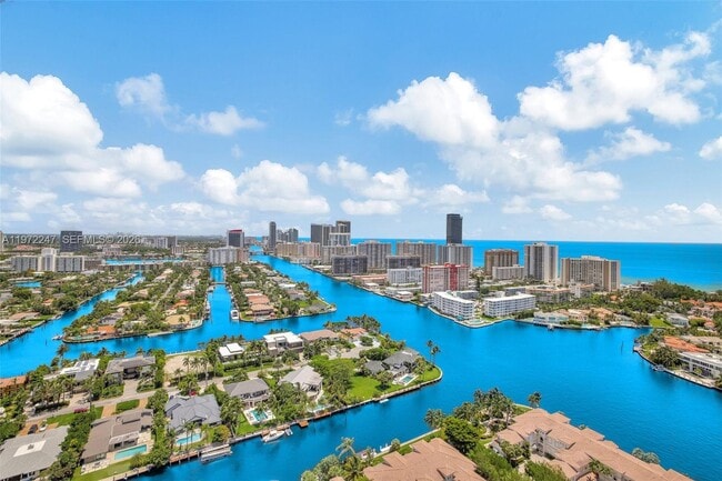 Building Photo - 21200 Point Pl