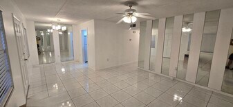 Building Photo - 4725 Christa Ct