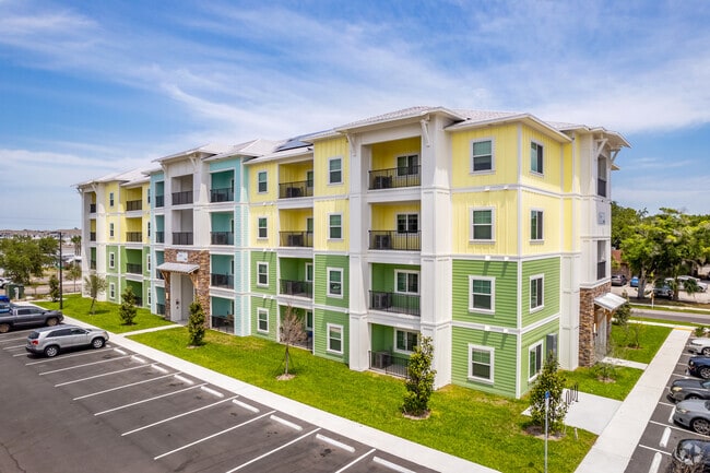 Building Photo - Grand Oak