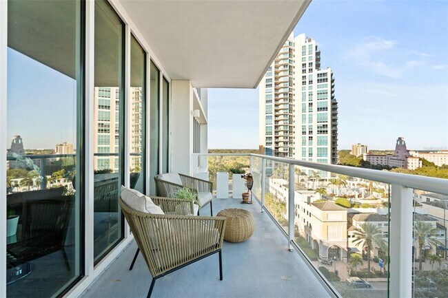 Building Photo - 176 4th Ave NE