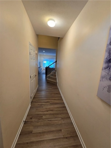 Building Photo - 809 Fairgate Drive