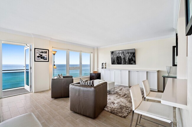 Building Photo - 2066 N Ocean Blvd