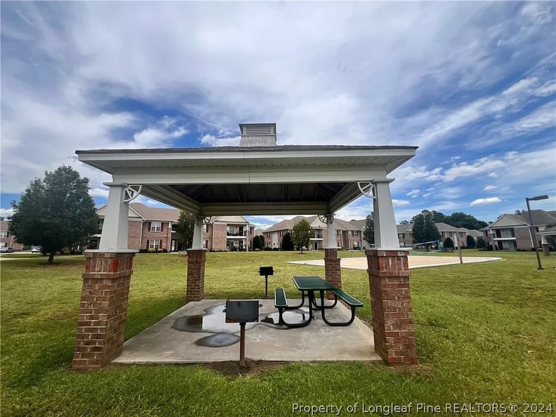 Building Photo - 1841 Balmoral Dr