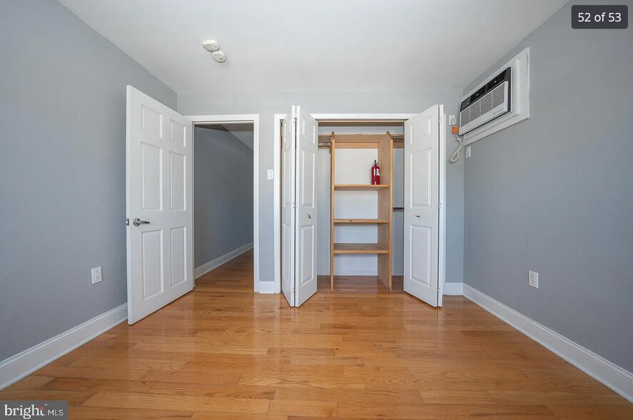 Building Photo - 1327 Tasker St