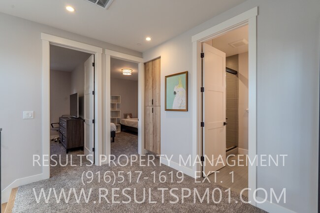 Building Photo - Stunning luxury custom home! 4 bedrooms heart of Fairoaks