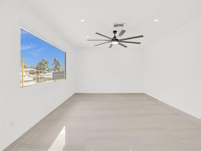 Building Photo - 4530 SW 34th Dr