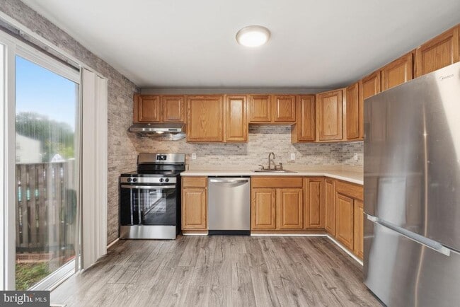 Building Photo - 9018 Jersey Dr