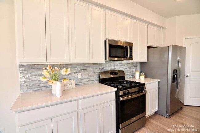 Building Photo - 1104 Salt Springs Dr