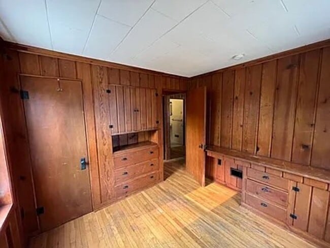 Building Photo - 2 bed 1 bathroom