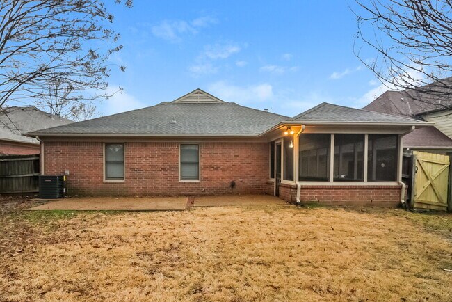 Building Photo - 1506 Appling Wood Cove S