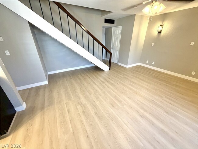 Building Photo - 6990 Paddington Way