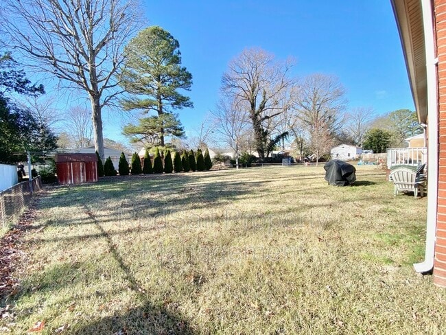 Building Photo - 617 Nottingham Dr