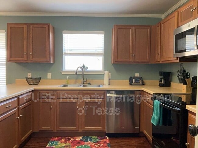 Building Photo - 108 Covey Ln