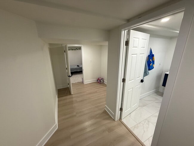 Building Photo - Large House in Cherry Hill East for Rent