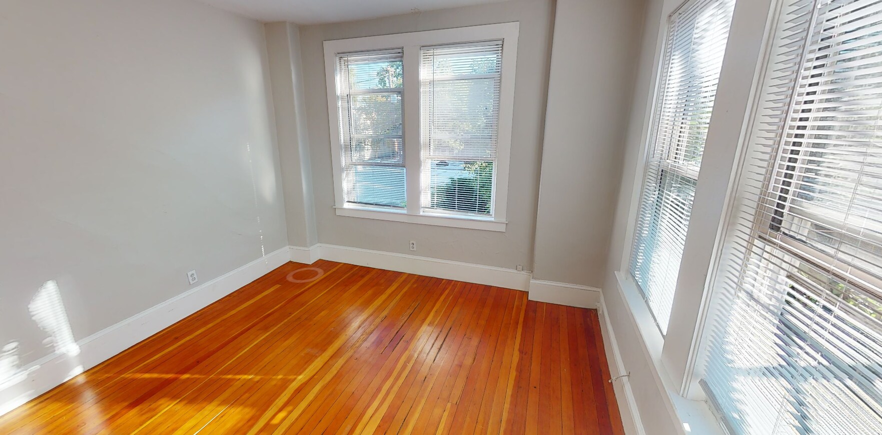 Building Photo - 5 Elmer St