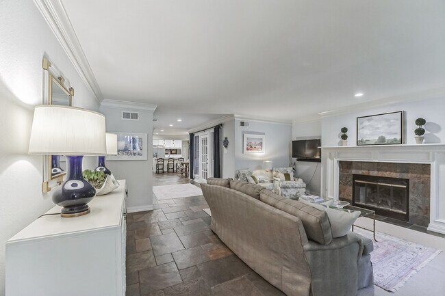 Building Photo - 3444 Normandy Ave