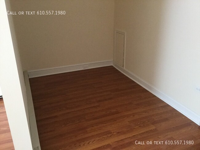 Building Photo - Large Studio Apartment with high ceilings ...