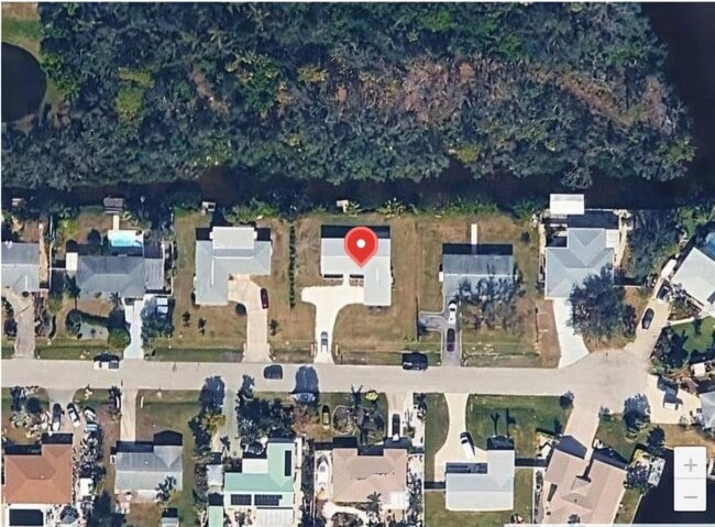 Building Photo - 460 Creek Ln Dr