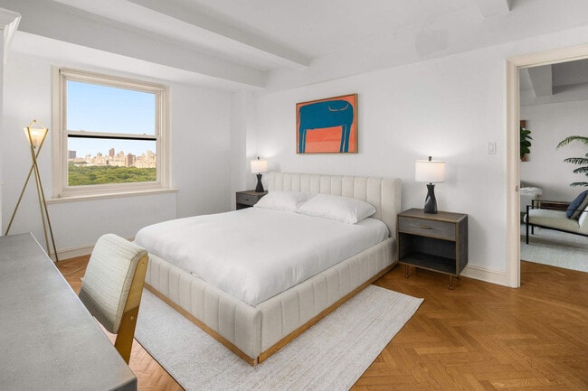 Building Photo - 160 Central Park S