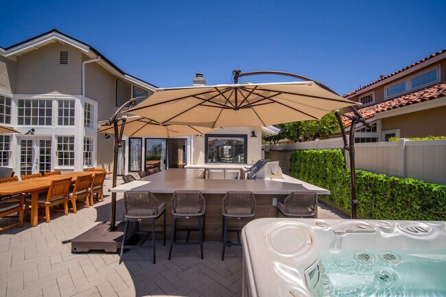 Building Photo - Experience Coastal Living at Its Finest in...
