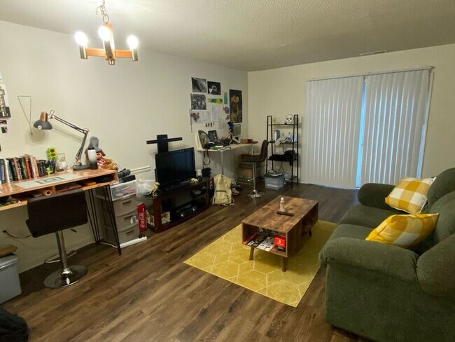 Building Photo - 1108 Tiger Blvd