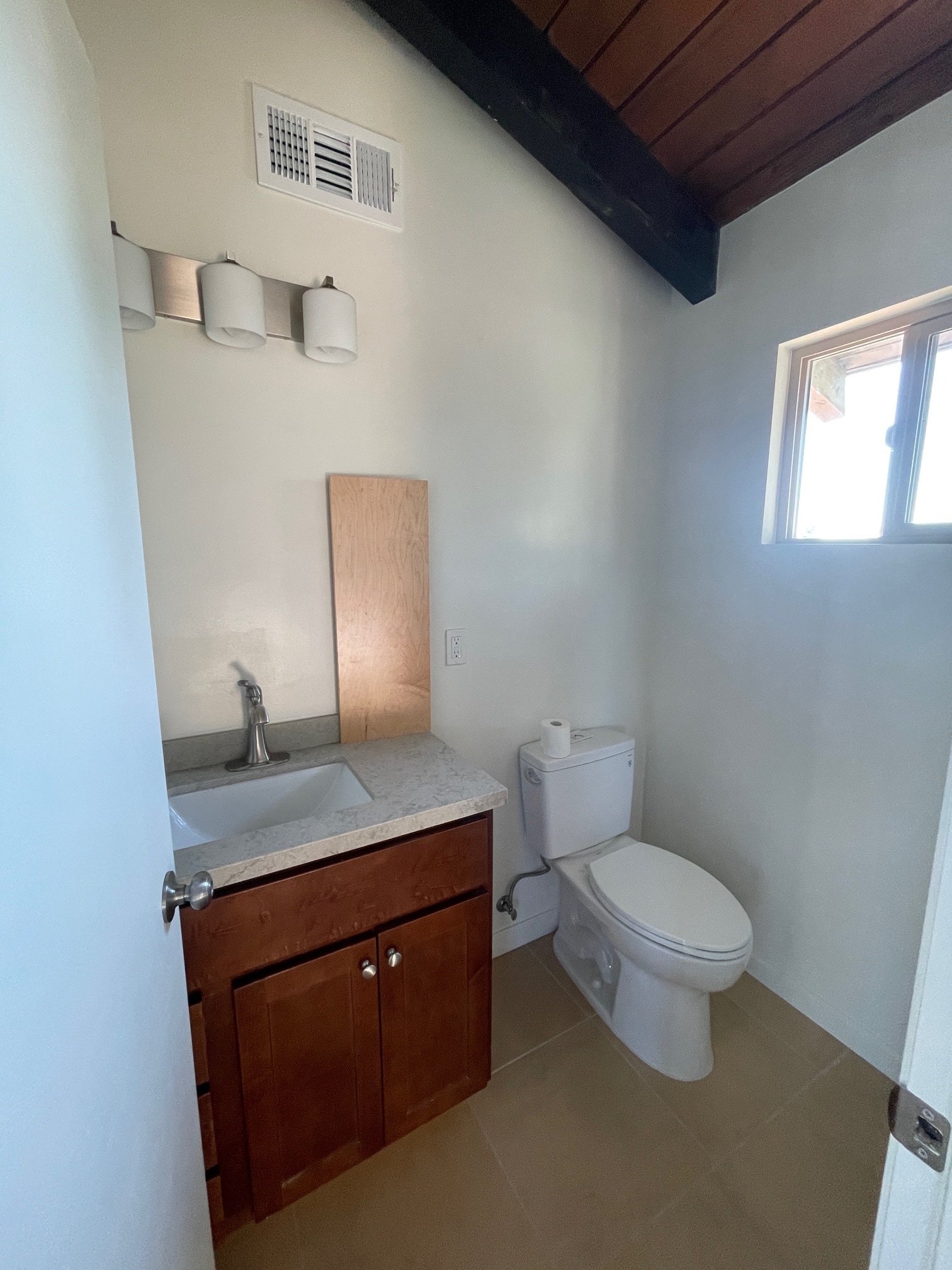 Upstairs half bath - 576 Blaisdell Dr
