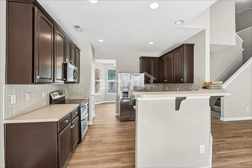 Building Photo - 15907 Circlegreen Dr