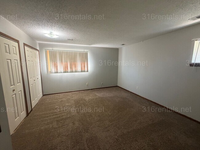 Building Photo - 729 Westhaven Dr