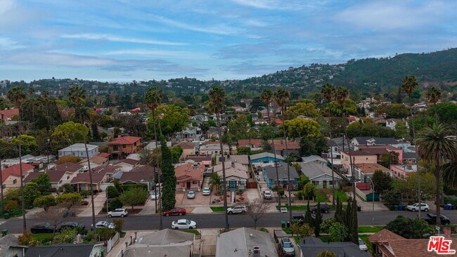 Building Photo - 3836 Seneca Ave