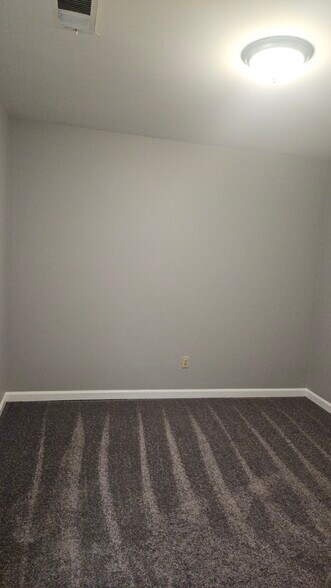 Building Photo - 8382 Regal Bend Dr