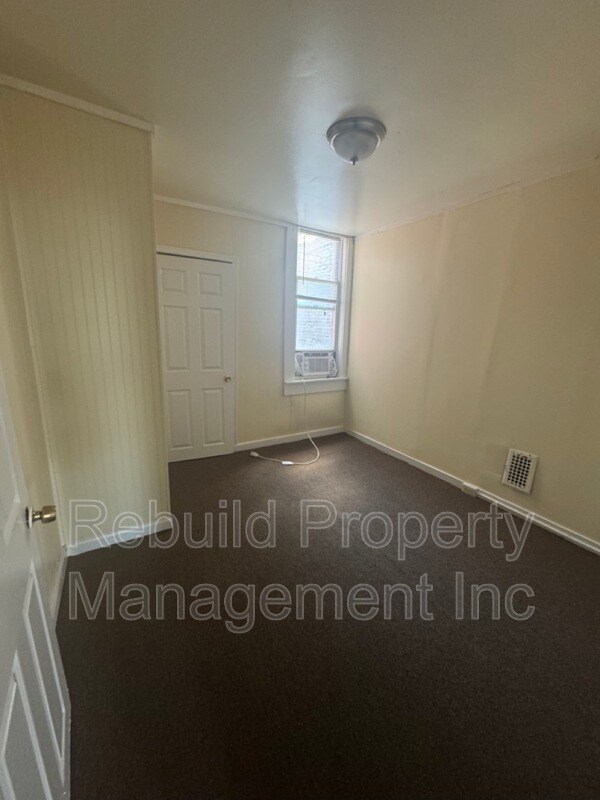 Building Photo - 1705 Ashburton St