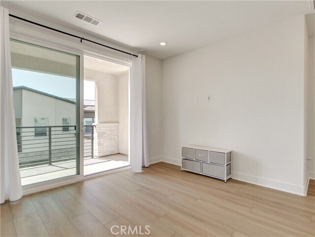 Building Photo - 230 Sora
