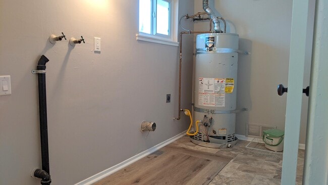 Building Photo - 42405 Iowa St