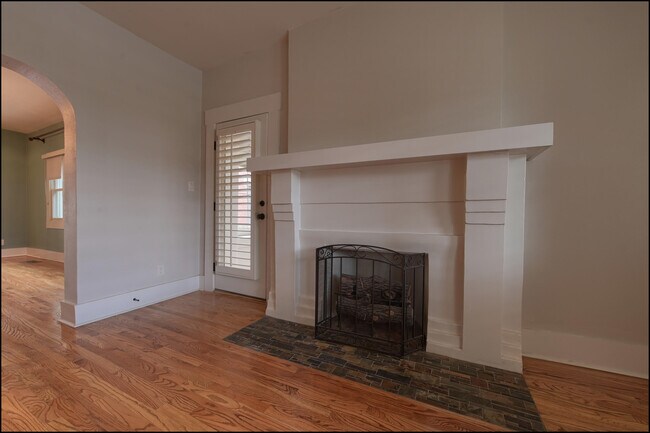 Building Photo - 1420 Hawthorne St