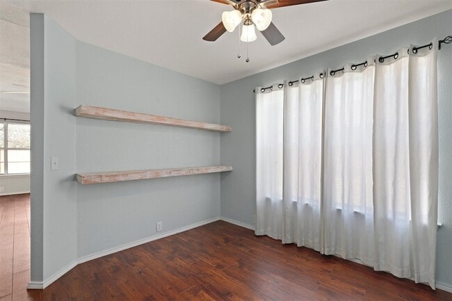 Building Photo - 2201 Tailburton Ct