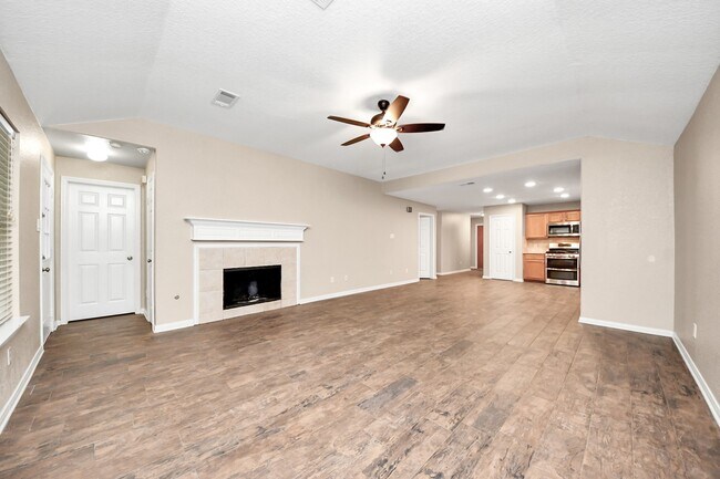 Building Photo - 14610 Hazy Ridge Ln