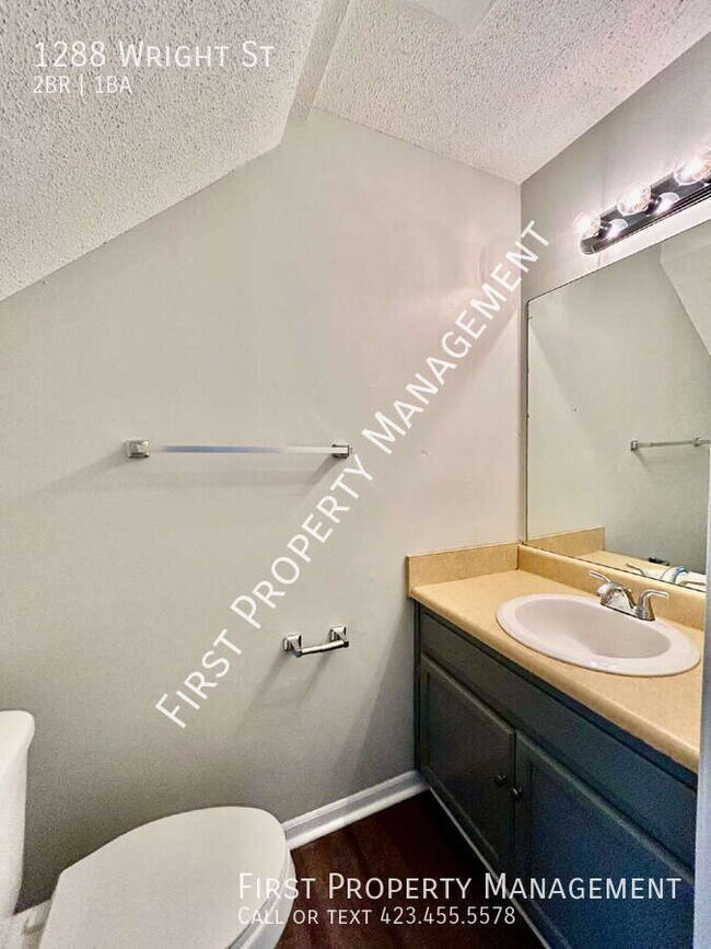 Building Photo - 1288 Wright St