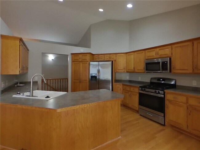 Building Photo - 15811 Yellow Pine St NW