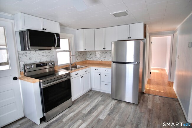 Building Photo - 37 Russell St